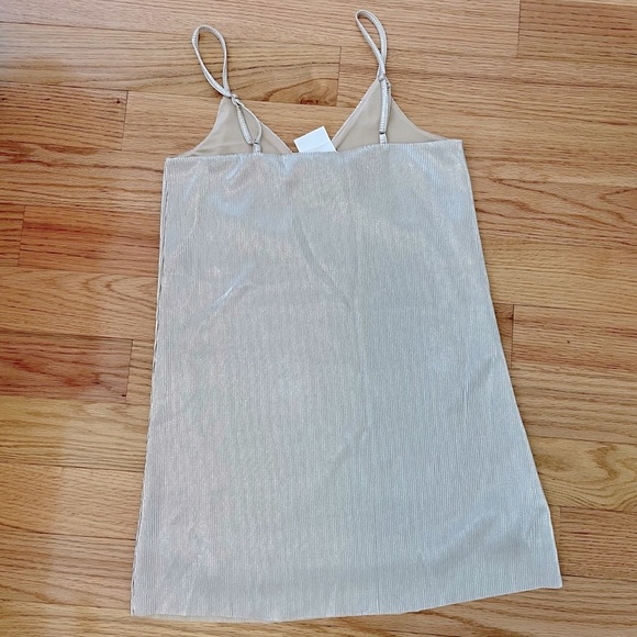 NWT H&M Dress - Picture 2 of 5